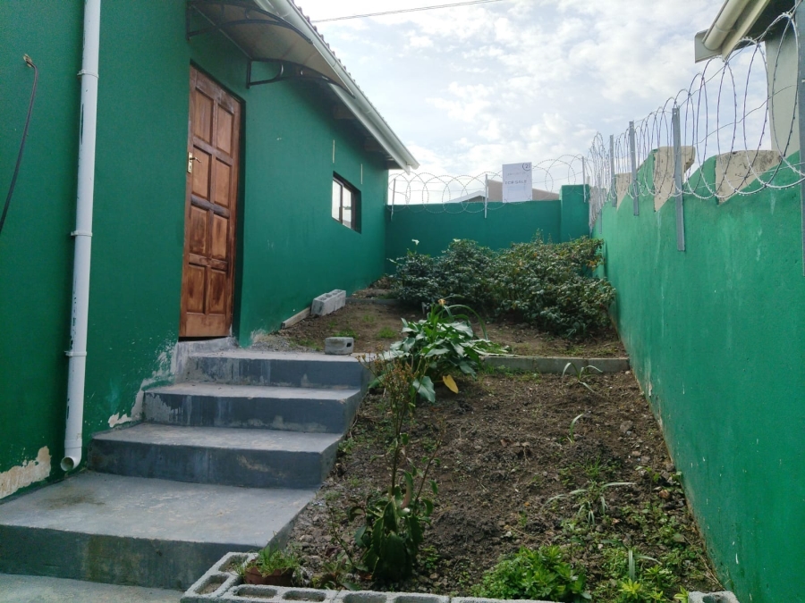 2 Bedroom Property for Sale in Parkside Eastern Cape